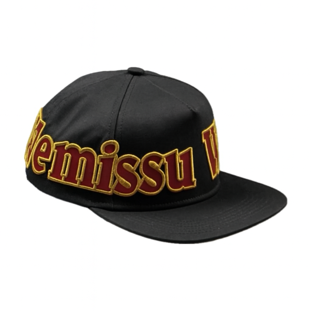 WEMISSU EMBROIDERED BLACK CAP
